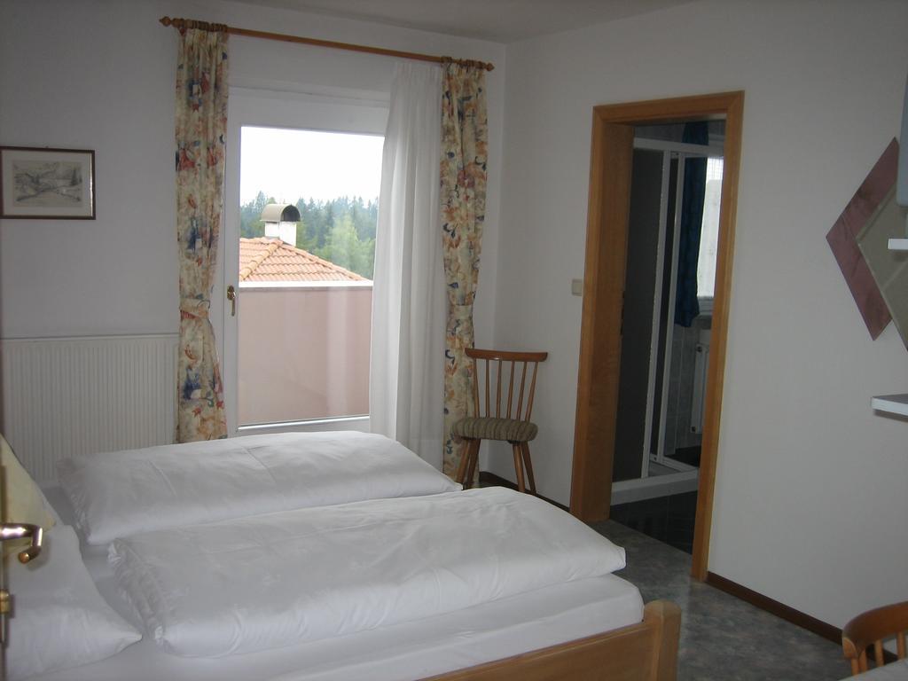 Garni Sonnegg Bed & Breakfast Petersberg Room photo